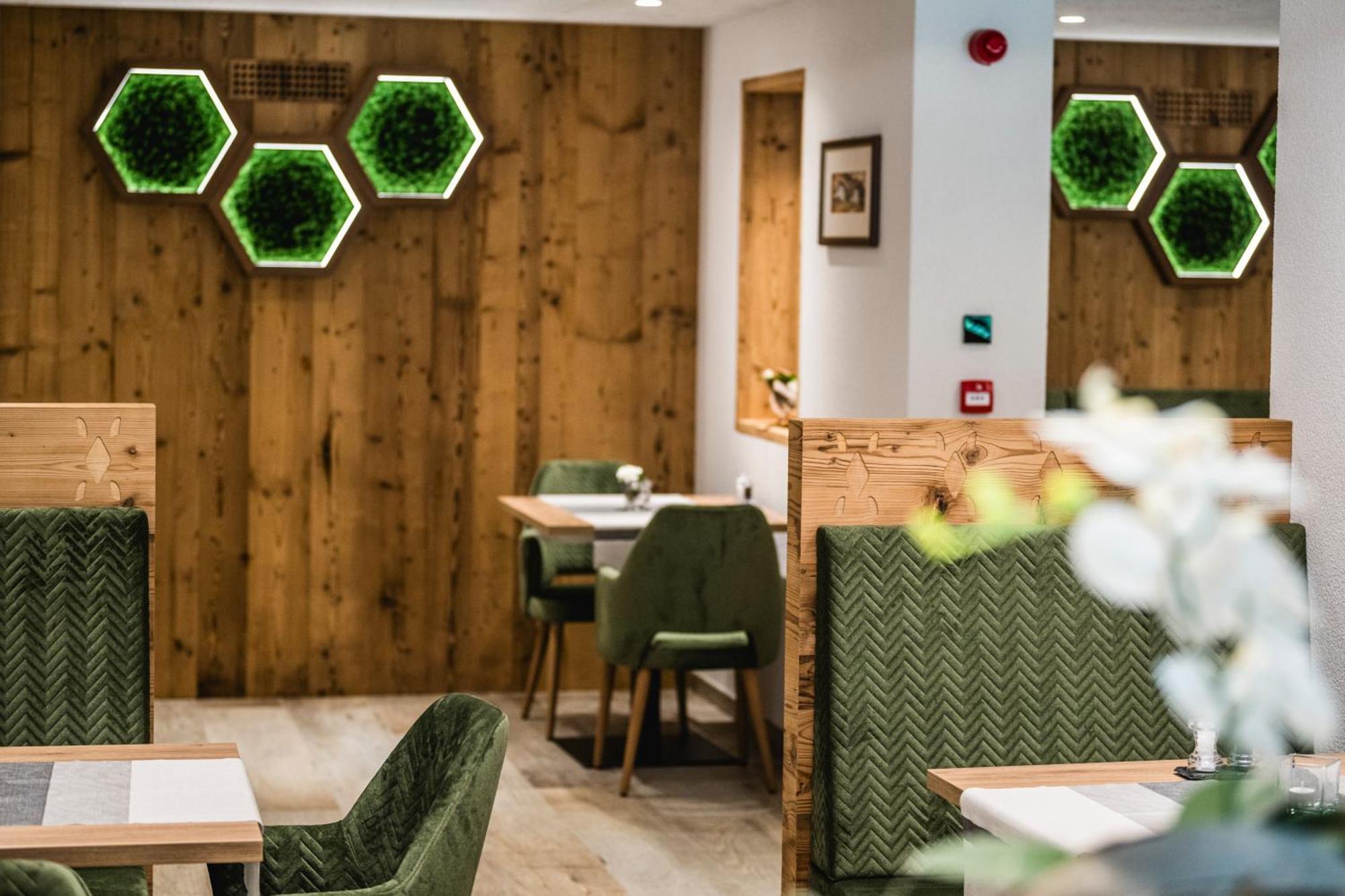 Hotel Vernel Santa Cristina Val Gardena المظهر الخارجي الصورة